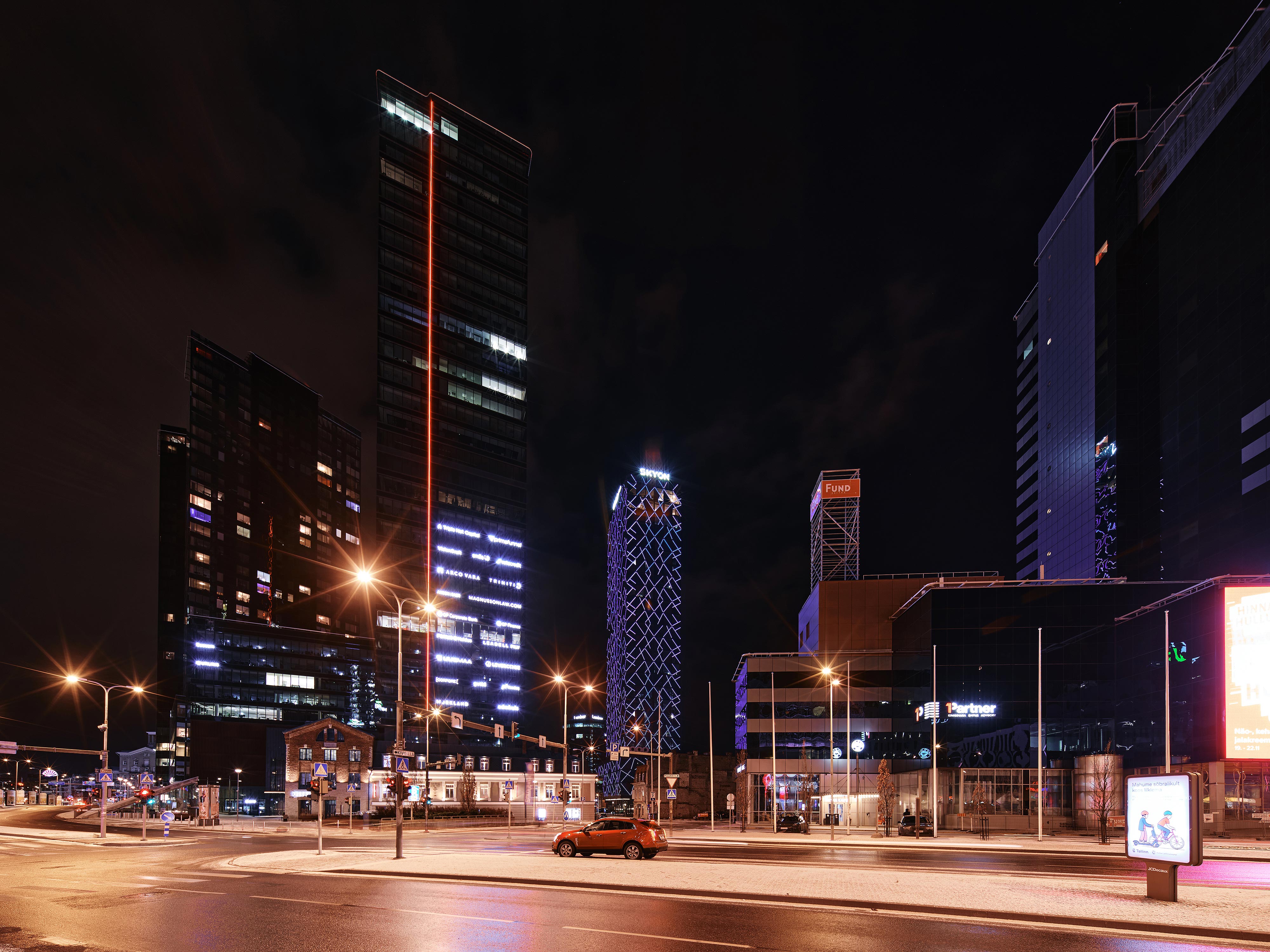 Maakri quarter at night