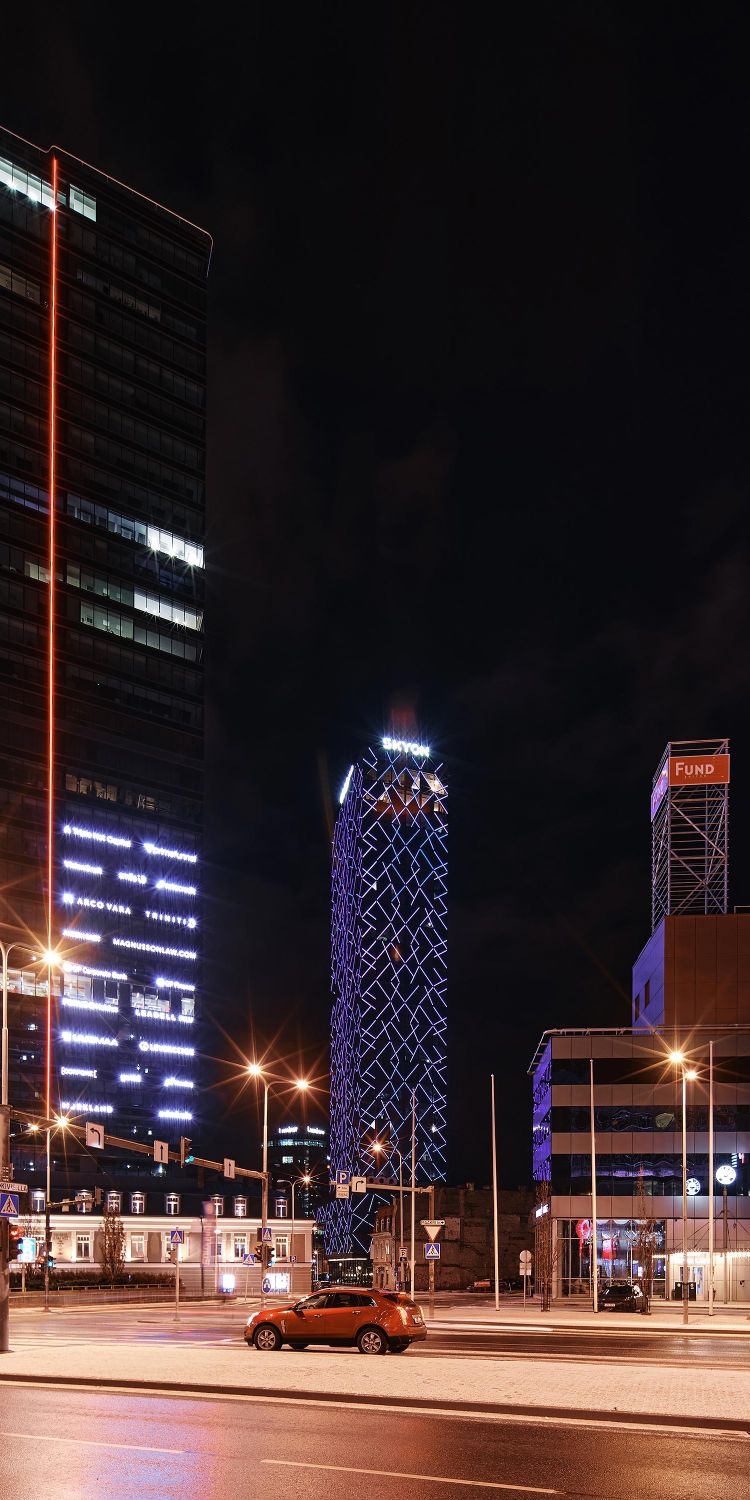 Maakri quarter at night