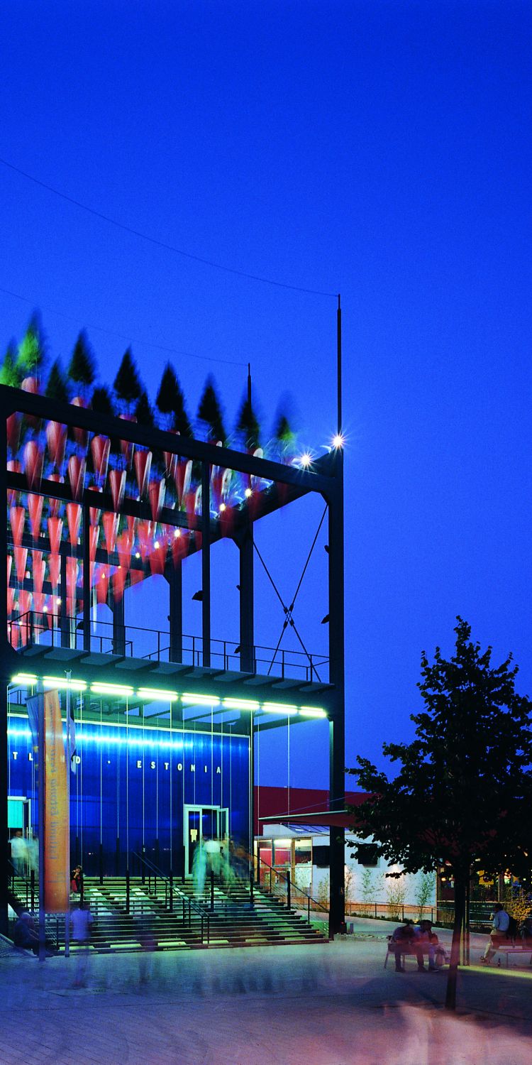 Estonian Pavilion at World Exposition at Hannover EXPO2000 with moving carrots on the roof