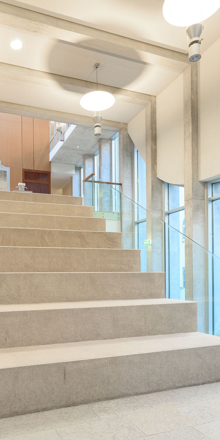 Main staircase and foye